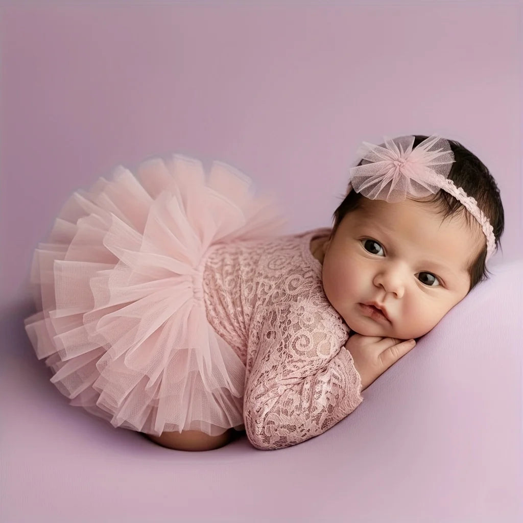 Adorable Lace Flower Headband and Bodysuit Set for Newborns - Perfect for 100th Day Photoshoots and Baby Shower Gifts!