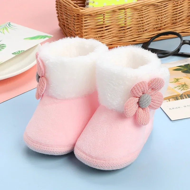 Cozy Pompom Soft Booties for Infants and Toddlers - Stylish Snow Boots for Newborn Comfort